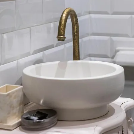 Old Town Xi By Aston *