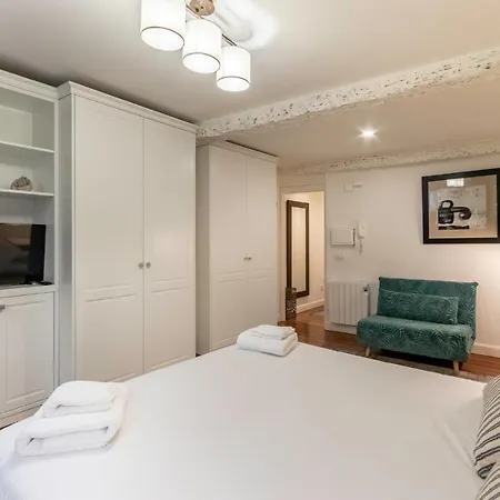 Old Town Xi By Aston *